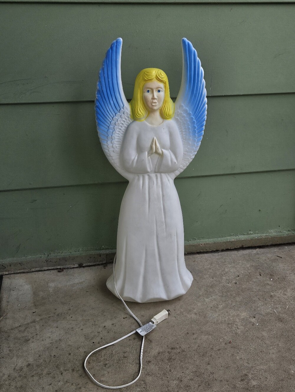 VTG Union Products 18” Christmas Choir Angel Blow Mold With Blue Wing Tips